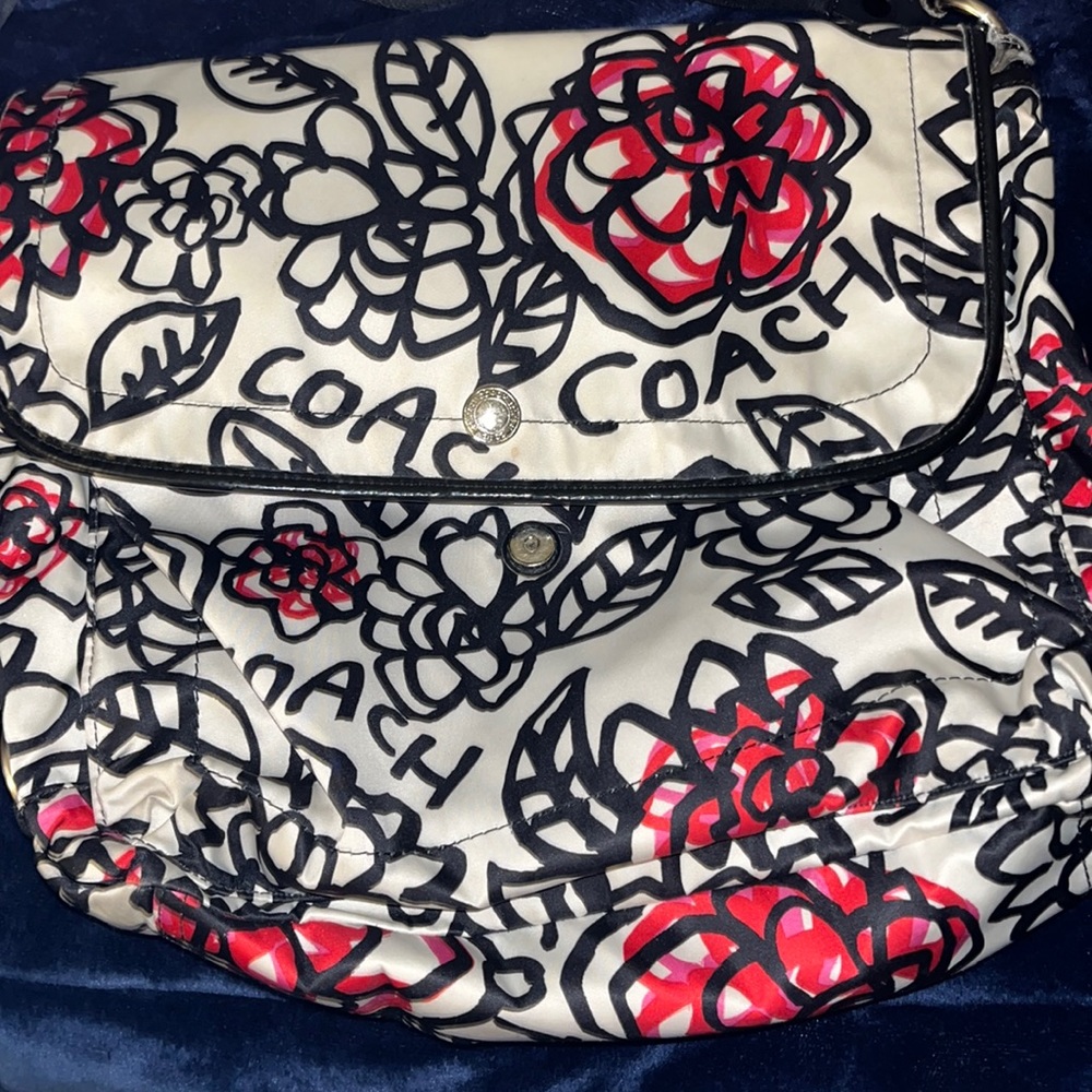 Beautifully kept coach crossbody EUC